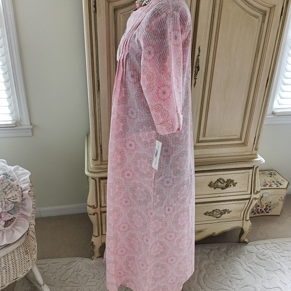 BEAUTIFUL, NWT VTG "MISS ELAINE" LIGHTWEIGHT SUMMER ROBE/SWIM/ BEACH COVER UP! - Picture 12 of 16
